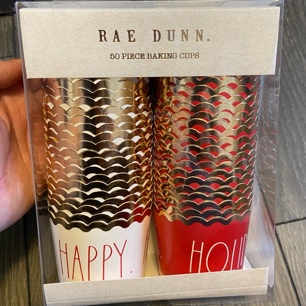 🔺LAST CHANCE🔺 NWT Rae Dunn Happy Holidays Baking Cup 50 Pieces